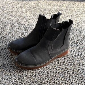 Black Chelsea Boots - Classic Slip-On Ankle Boot